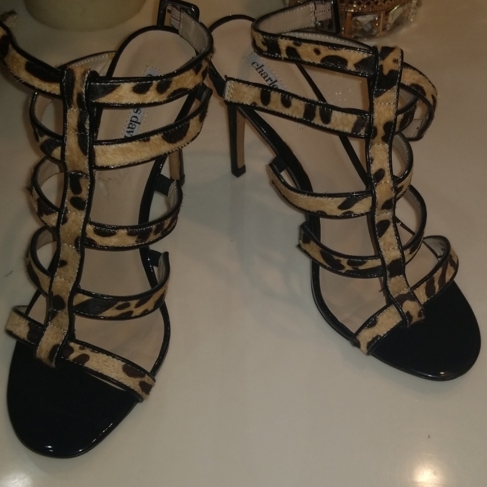Perfect for the holidays Sexy Heels!!